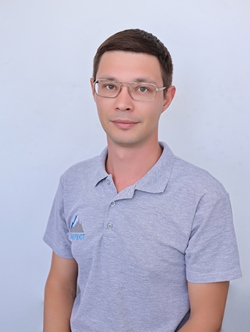 Бурцев Андрей Сергеевич,Хирург-имплантолог